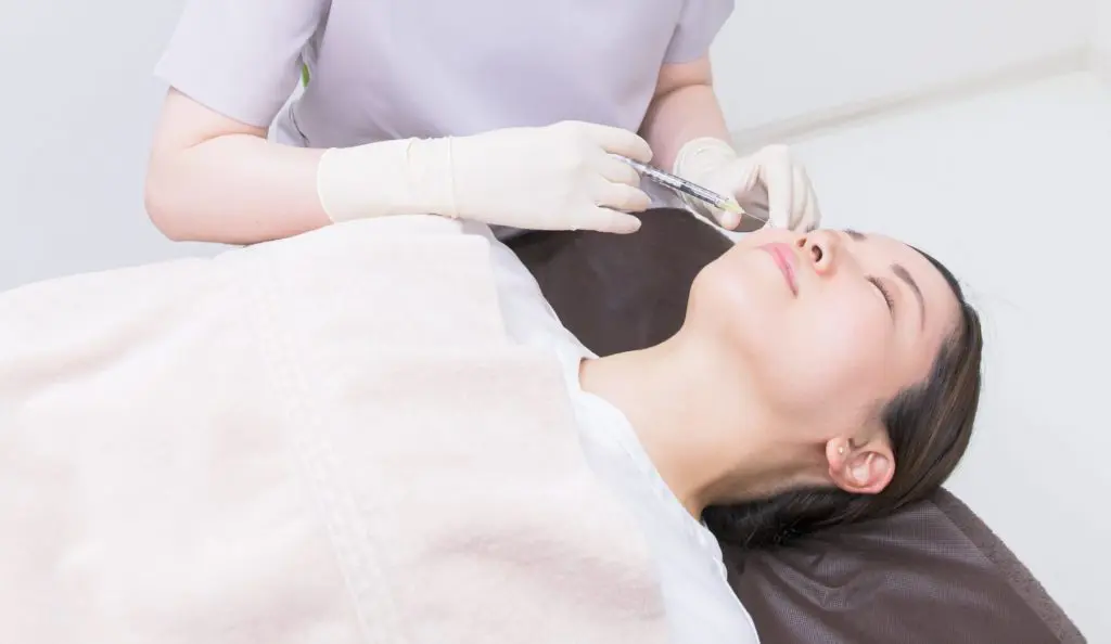 ほうれい線 ヒアルロン酸注射 | セオリークリニック- 東京・銀座