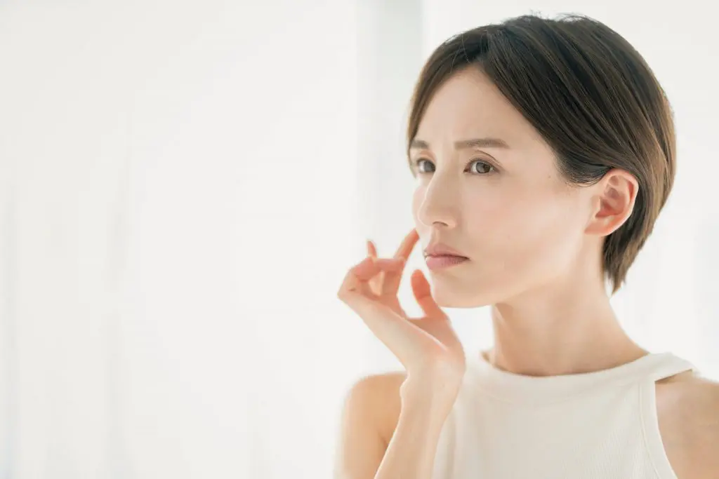 糸リフト（新世代スレッドリフト）によるほうれい線治療 | セオリー